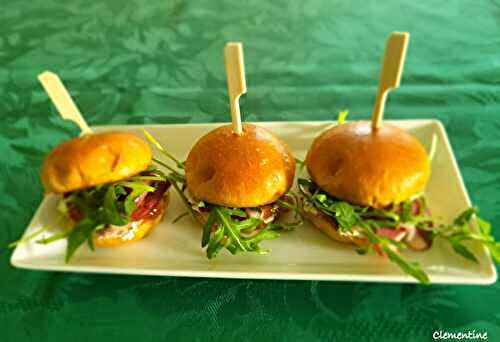 Mini burgers au magret de canard séché et chutney d'oignons