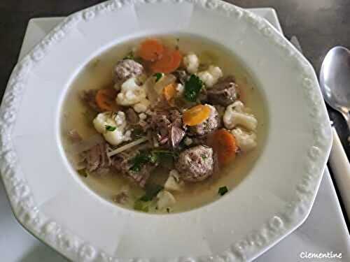 Potage de légumes aux boulettes