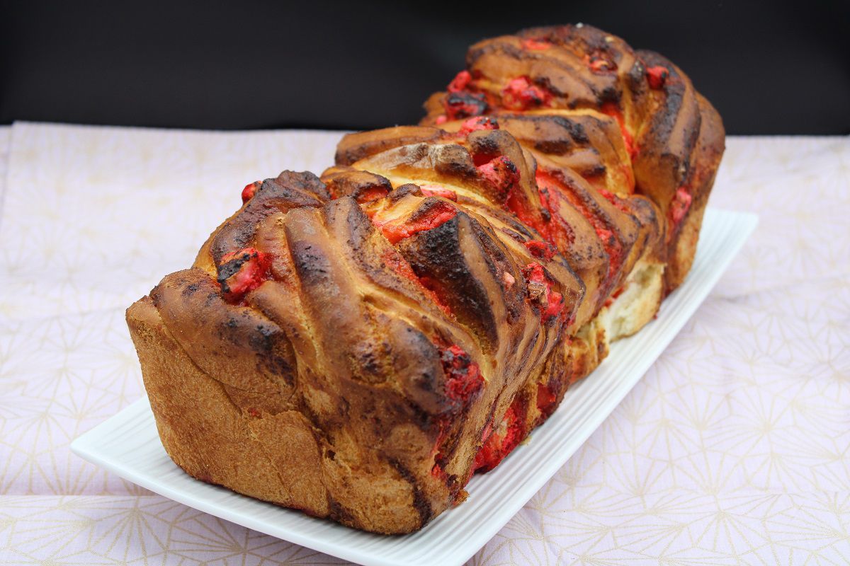 Brioche à effeuiller aux pralines roses