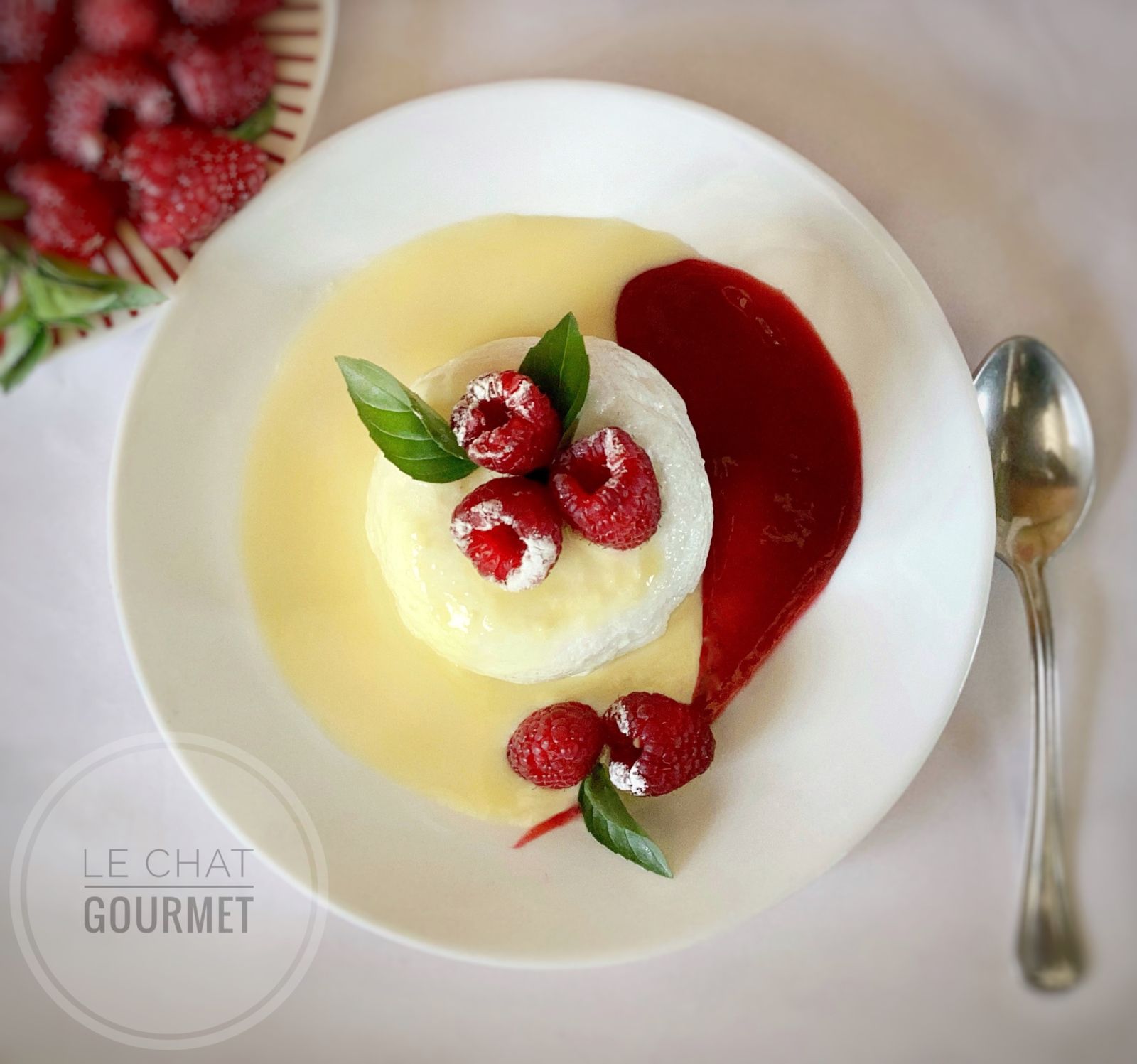 Blanc-manger de blanc d’oeuf, vanillé aux framboises de Christian Le Squer