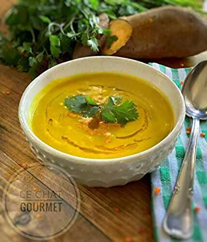 Soupe aux lentilles corail, patate douce et curcuma 