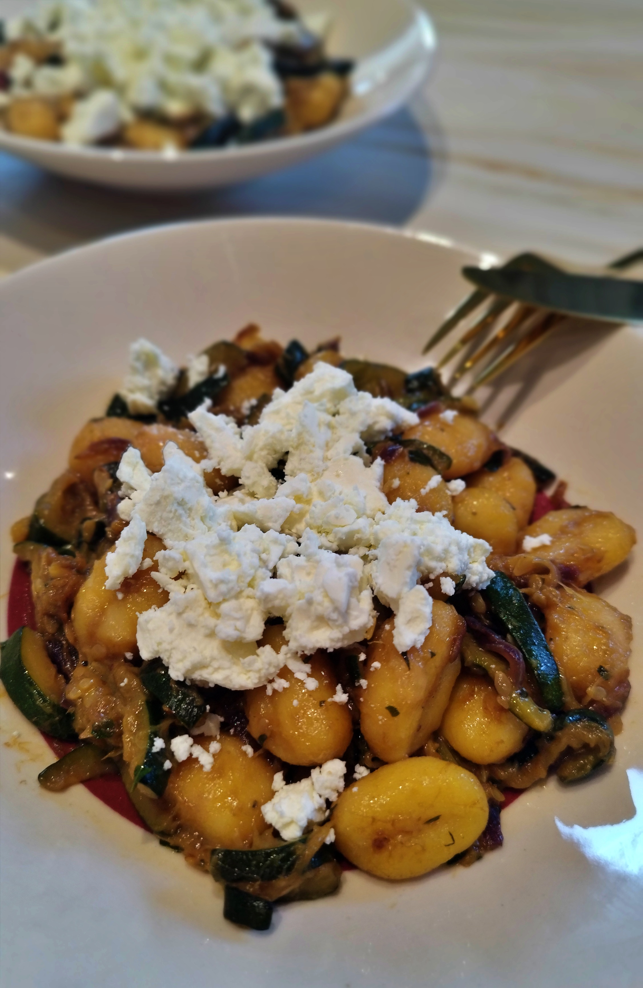 Salade Estivale de Gnocchi, Courgettes et Feta