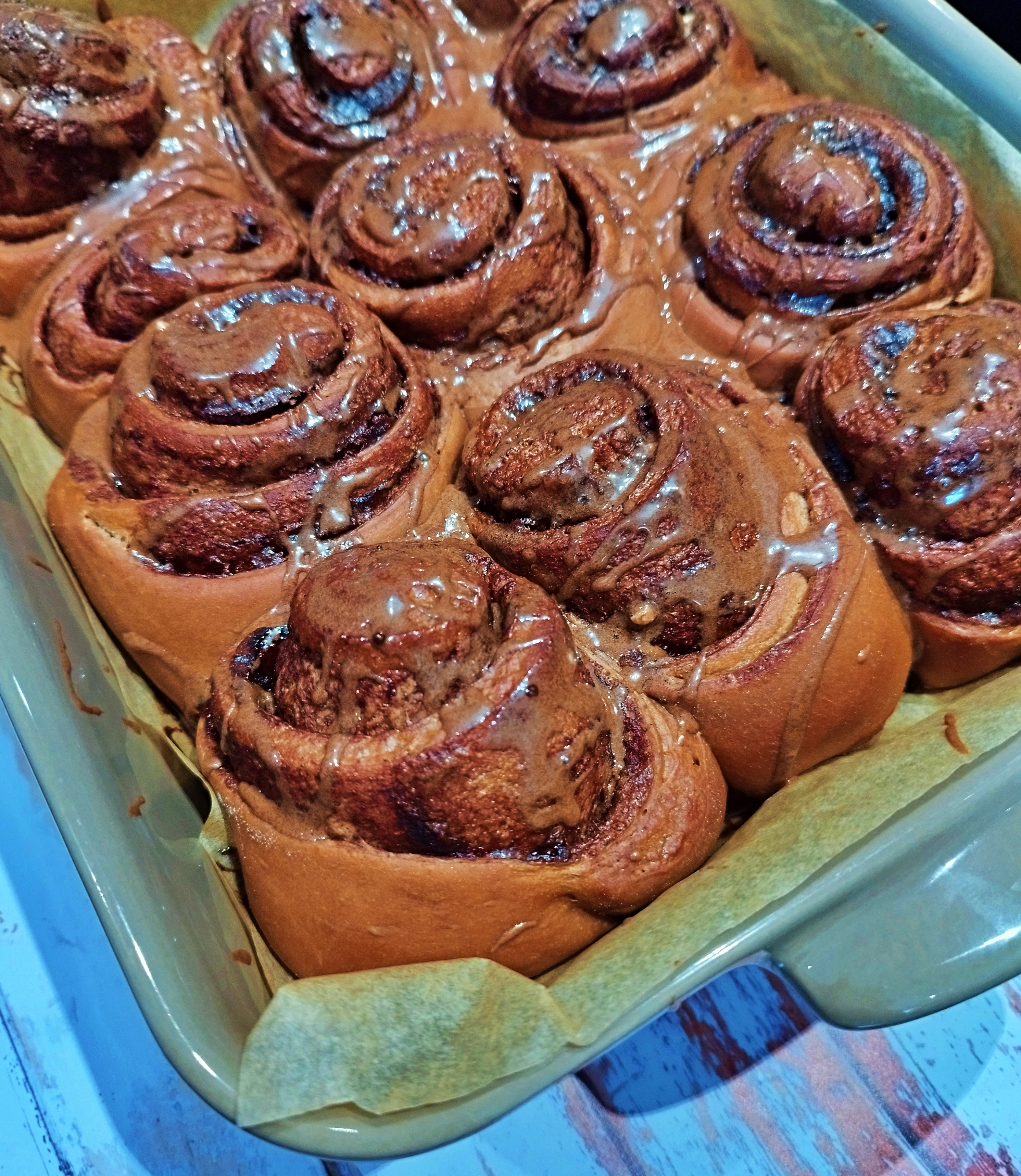 Cinnamon Rolls au Chocolat : Un Délice Automnal