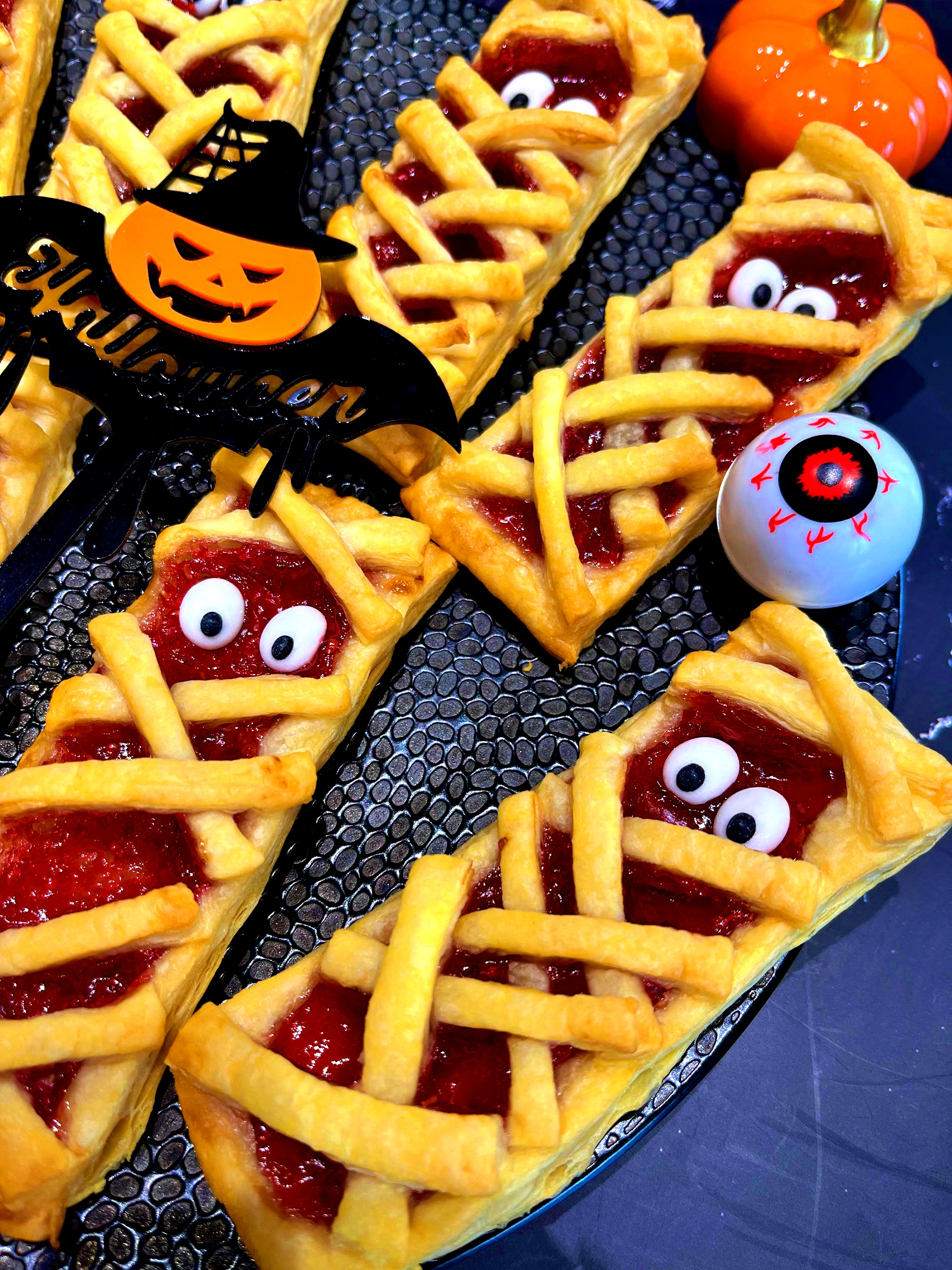 Momie d'Halloween feuilletées à la confiture