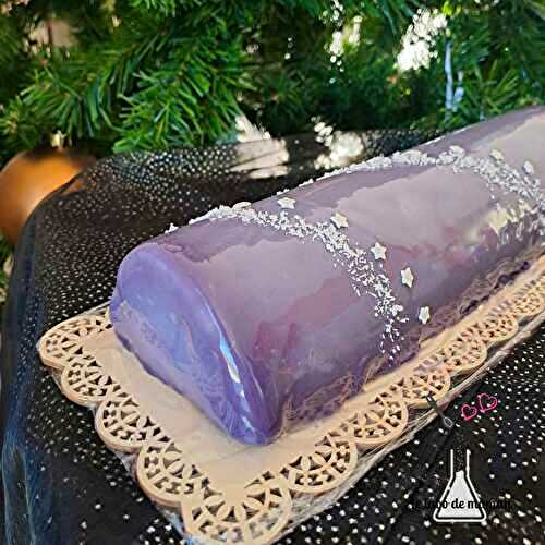 Bûche myrtille et insert crémeux vanille