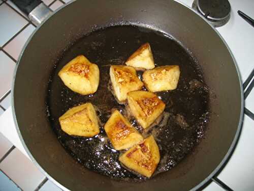 Côtes de porc au curry et aux pommes