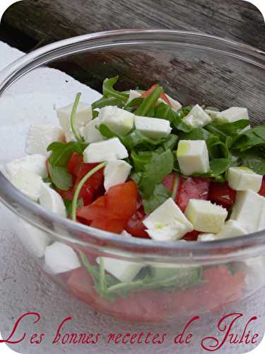 Salade de tomates "coeur de boeuf", de mozzarella & de roquette