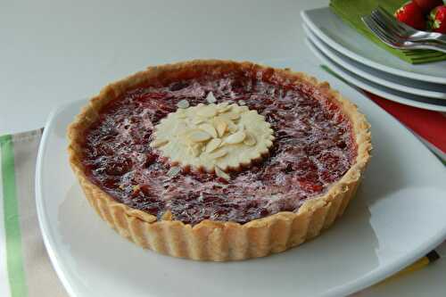 Tarte aux fraises et à la rhubarbe, sans gluten