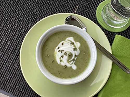 Soupe froide à la livèche