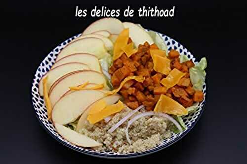 Salade de quinoa, pommes, patate douce et mimolette