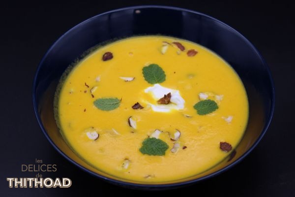 Velouté de carottes au curcuma et fromage frais