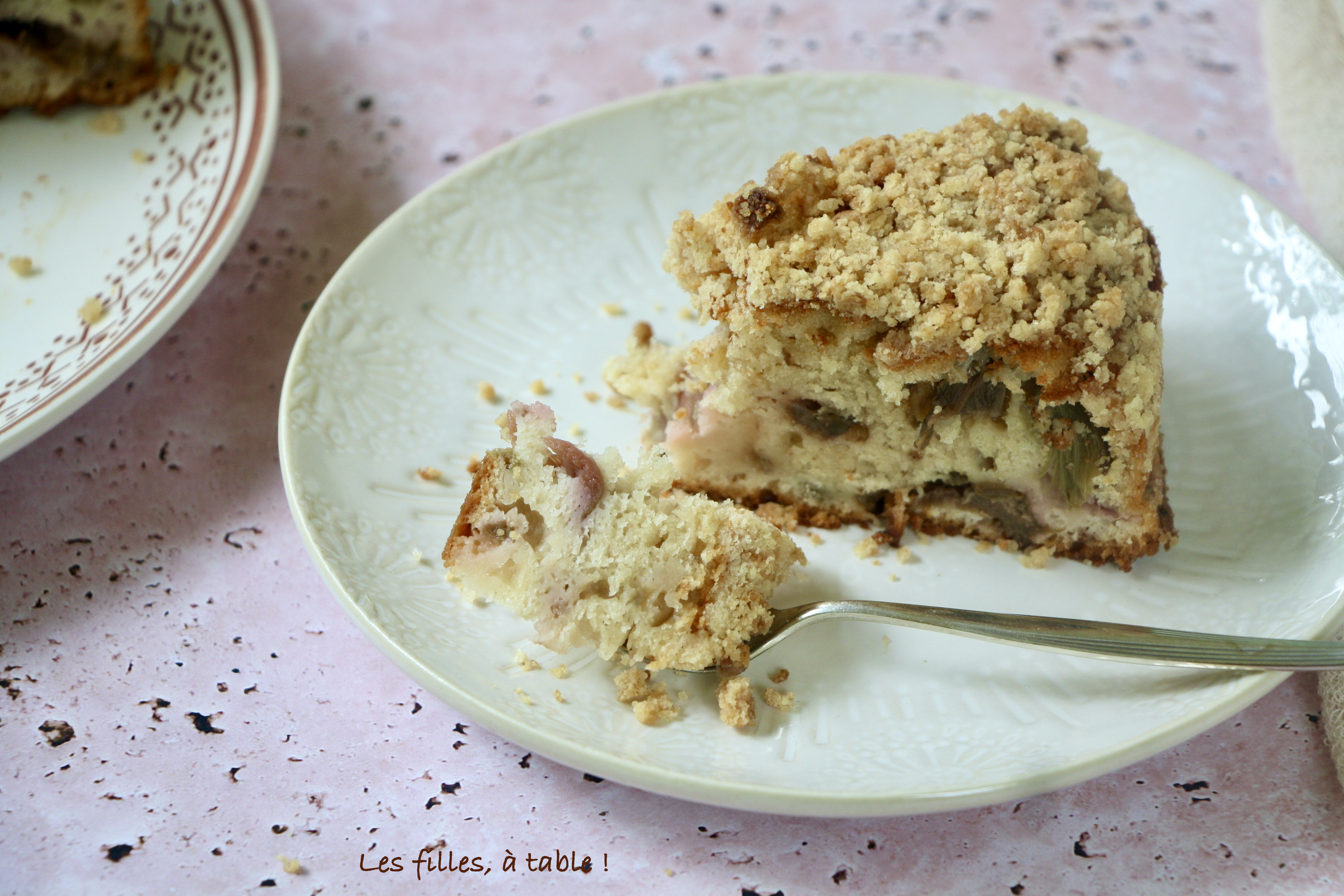 Gâteau crumble rhubarbe et fraises