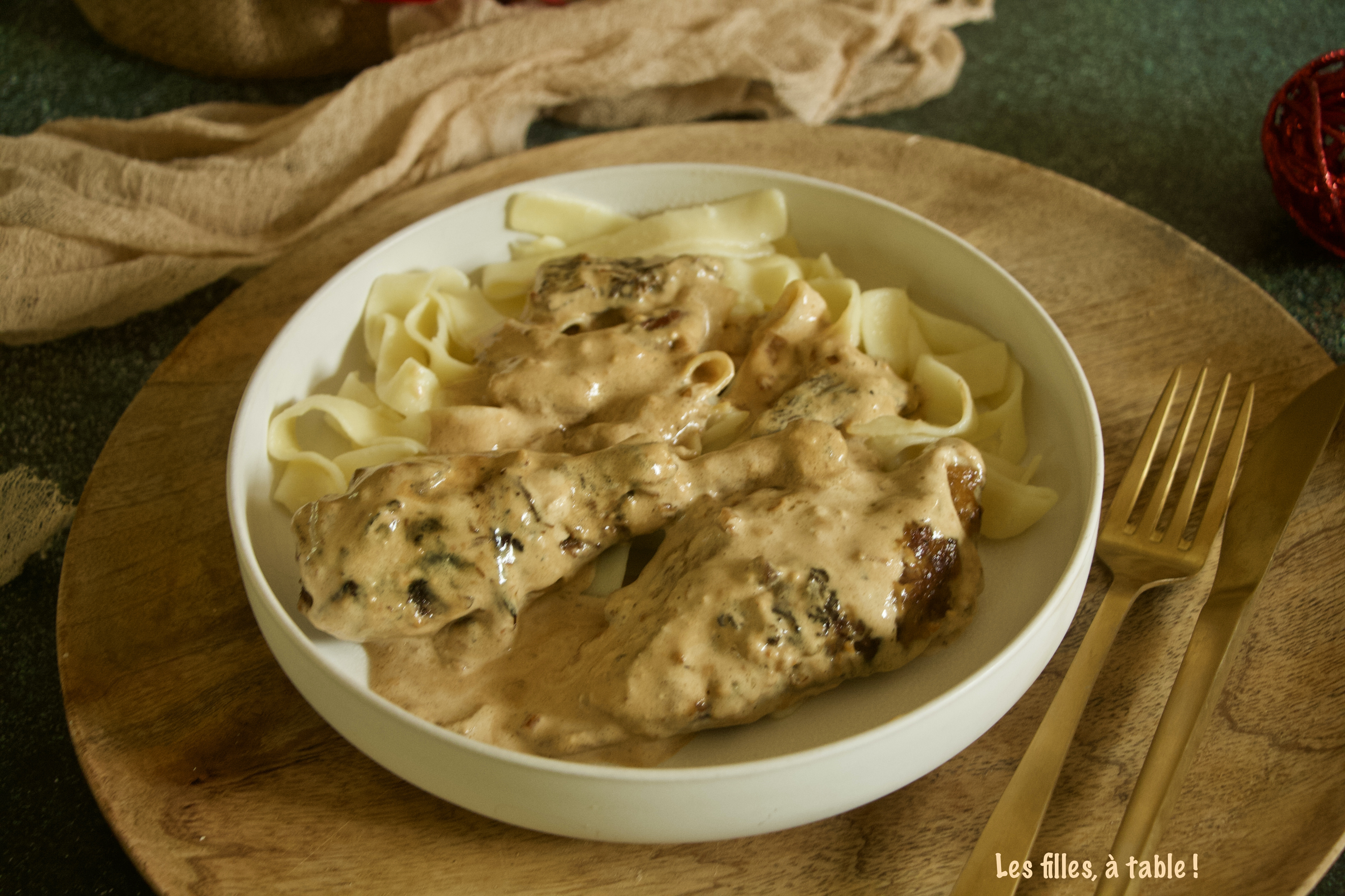 Poulet au vin jaune et aux morilles