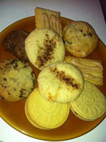 Petits cookies sucrés et petits biscuits des " macarons de marie"