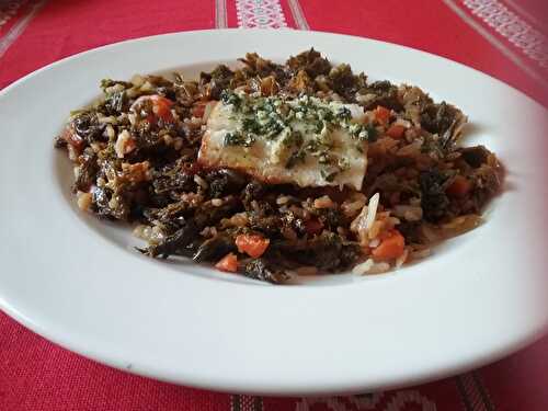 Chou Kale au riz à la purée de piments et pavés de cabillaud gratinés à l'ail et au persil