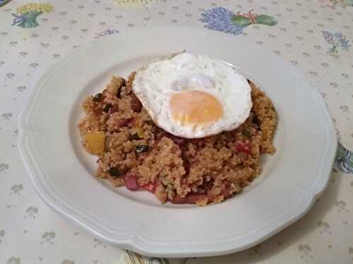 Semoule aux œufs et petits légumes aux lardons