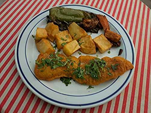Filets de merlu panés et légumes frits