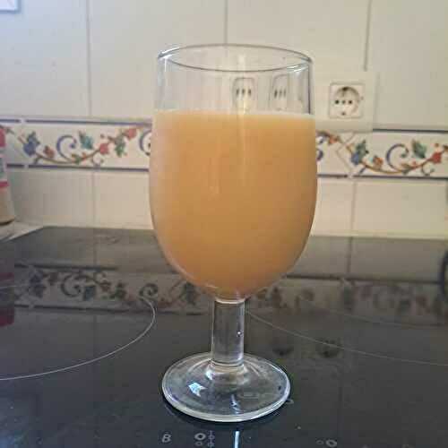 Smoothie de bananes et de fruits de la passion ( maracuya )