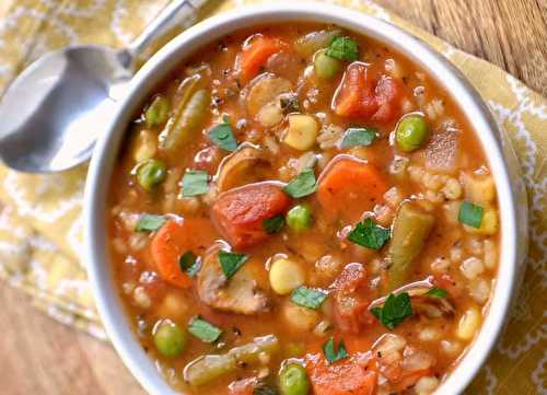 La meilleure recette facile de soupe aux légumes et à l'orge!