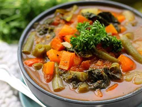 La recette facile de soupe aux légumes détox (Santé et délicieuse!)