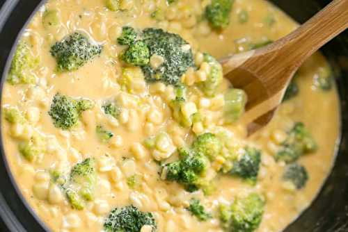 Une soupe super crémeuse de maïs et brocoli à faire dans la mijoteuse!