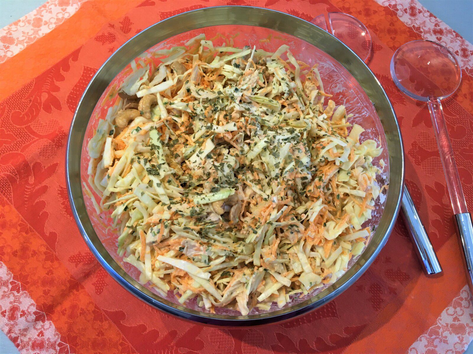 Coleslaw de poulet aux noix de cajou de Cyril Lignac