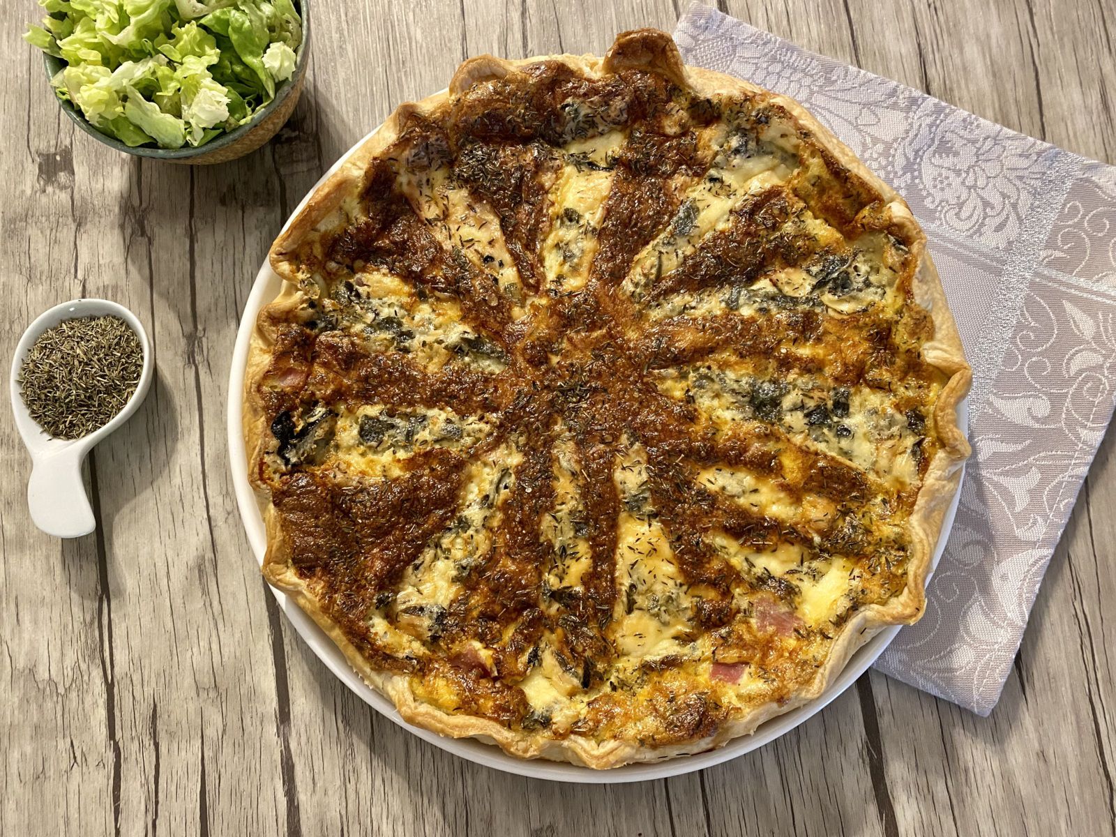 Quiche feuilletée au jambon blanc et bleu d’Auvergne 