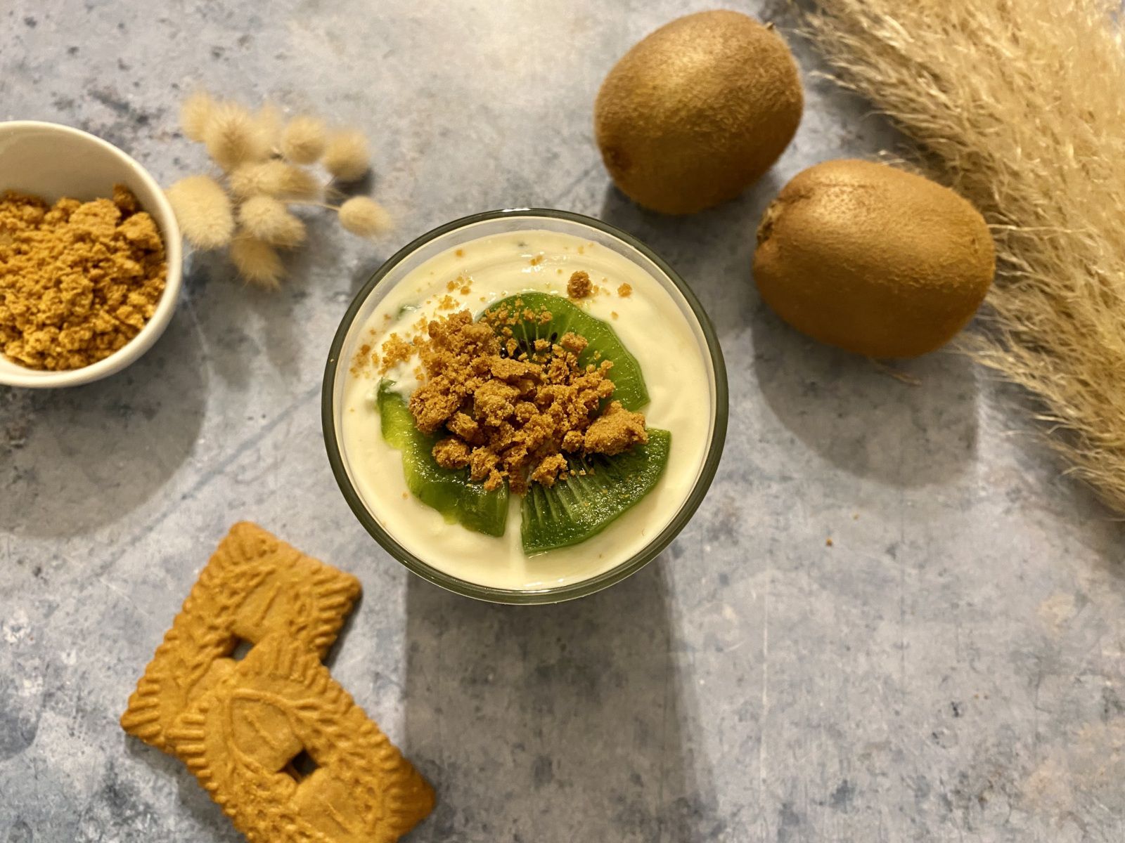 Verrine de fromage blanc au kiwi et spéculoos