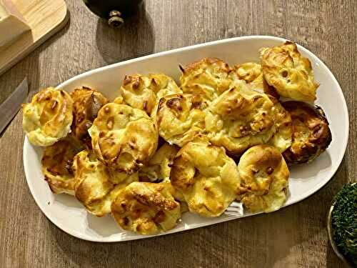 Gougères à la raclette et au bacon