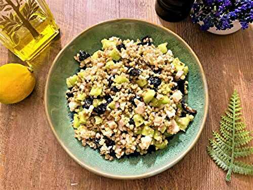 Salade de sarrasin, concombre, feta et olive