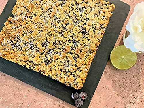 Carré crumble aux myrtilles et citron vert