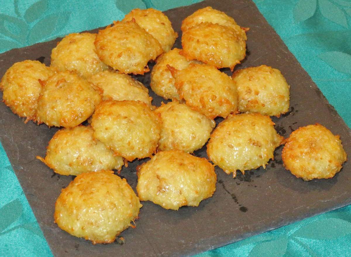 Petits gâteaux pour l'apéritif au comté