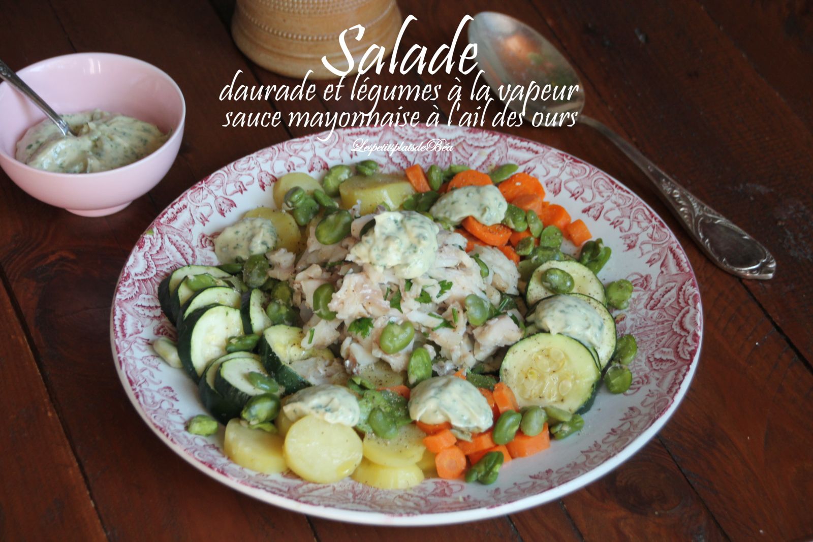 Salade de daurade et légumes à la vapeur sauce mayonnaise à l'ail des ours