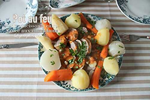 Pot au feu de saucisson à cuire sauce aux cornichons