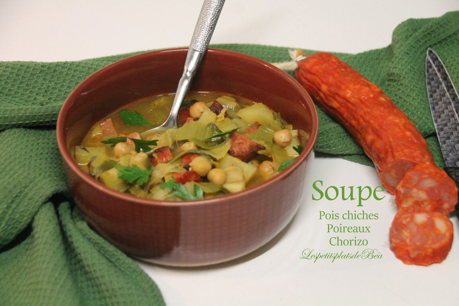 Soupe aux poireaux, pois chiches et chorizo