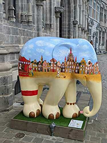 Une journée à Mons sur les traces de l'exposition temporaire d'éléphants peints