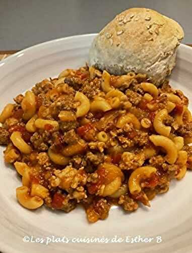 Macaroni gumbo (style petit pain fourré à la viande gumbo)