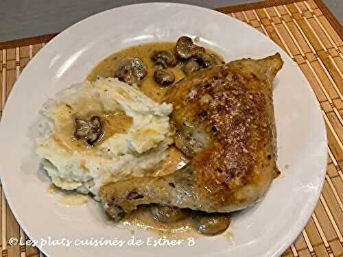 Cuisses de poulet au four avec sauce crémeuse aux champignons