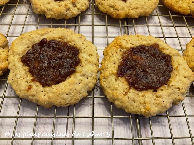 Biscuits/galettes au gruau et aux dattes 