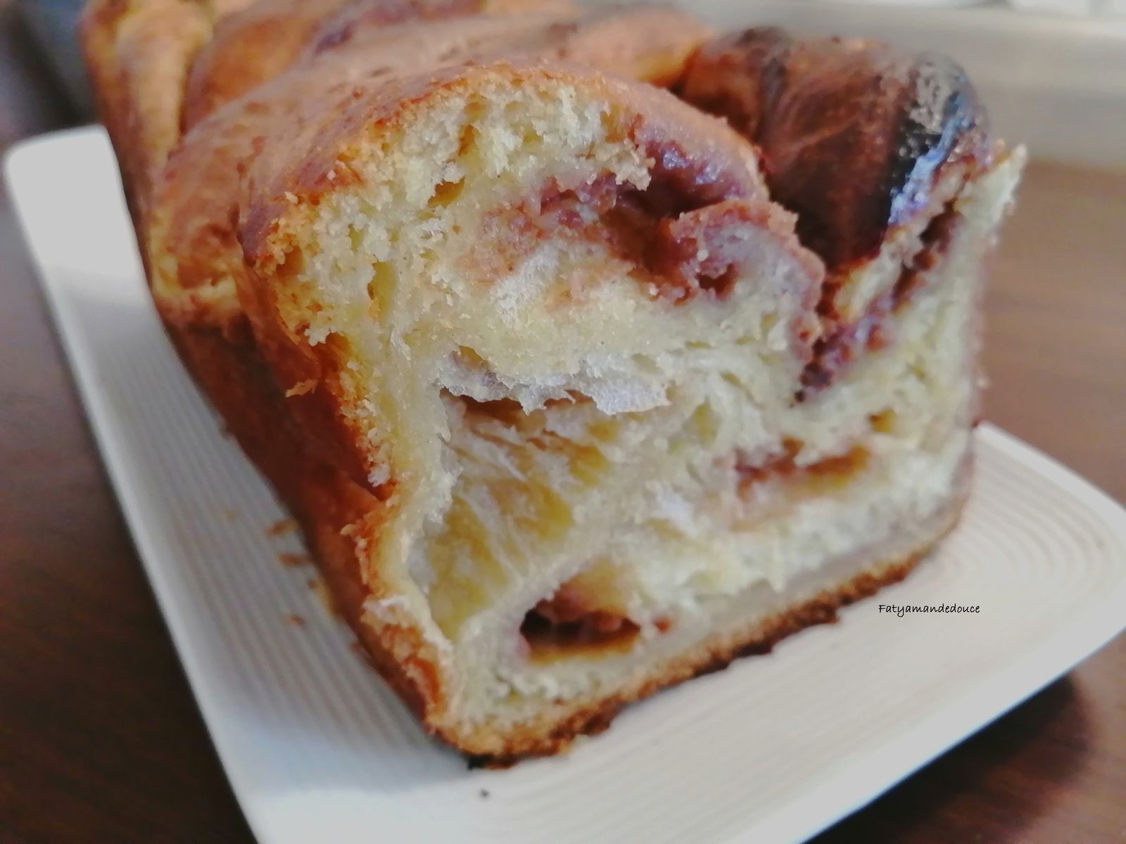 BRIOCHE A LA CREME PATISSIERE CHOCOLAT