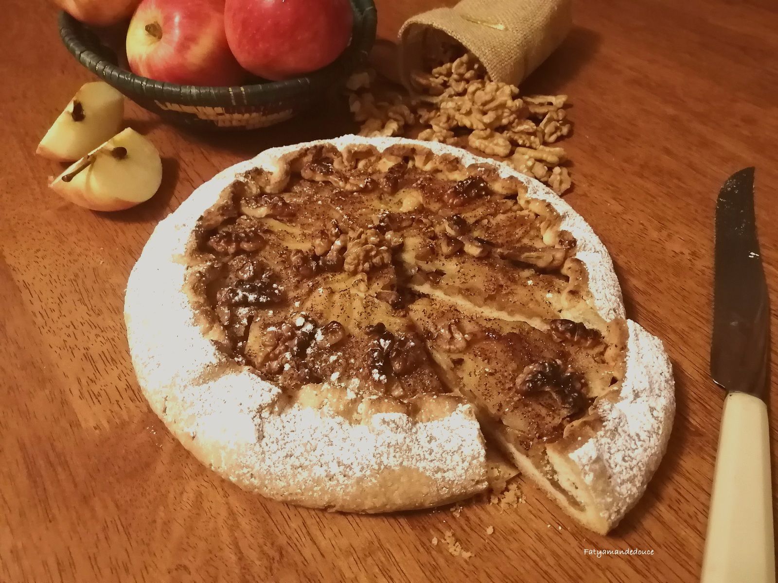 TARTE RUSTIQUE AUX POMMES ET NOIX