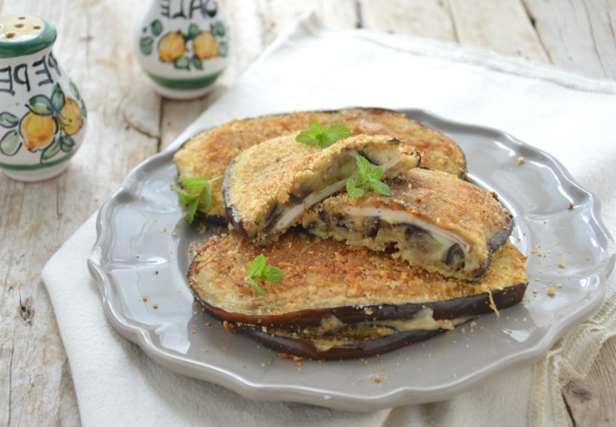 Aubergines panées au fromage et au jambon - recette délicieuse