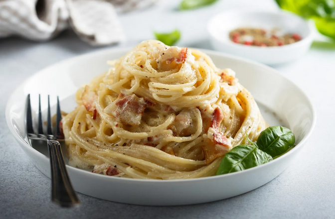 Pâte Carbonara à l'authentique : 5 ingrédients seulement | Recette Mixte