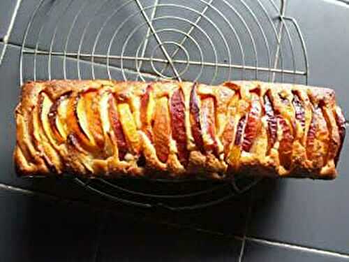 Cake aux amandes et pêches