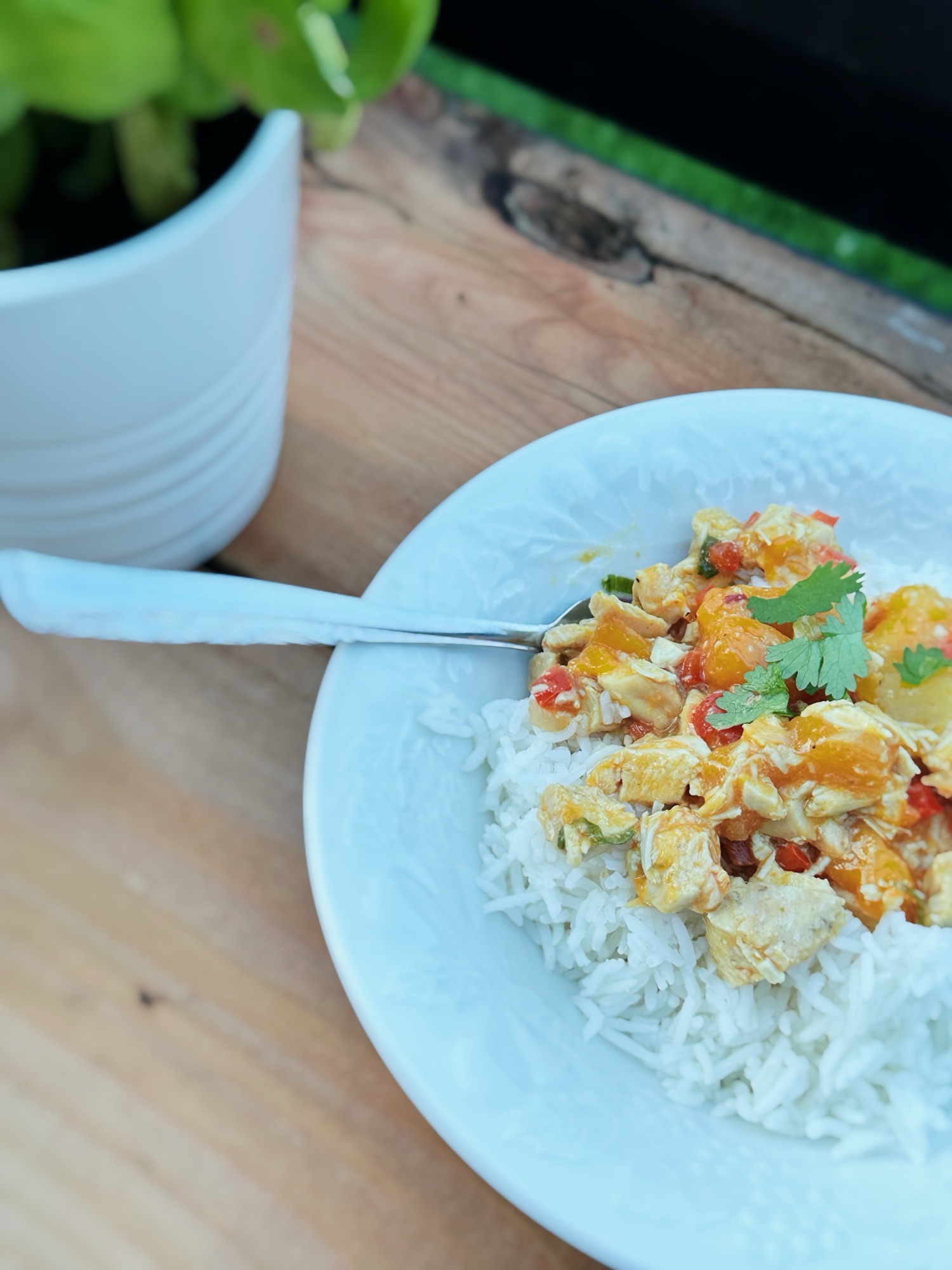 Cari thaï au poulet et à la mangue