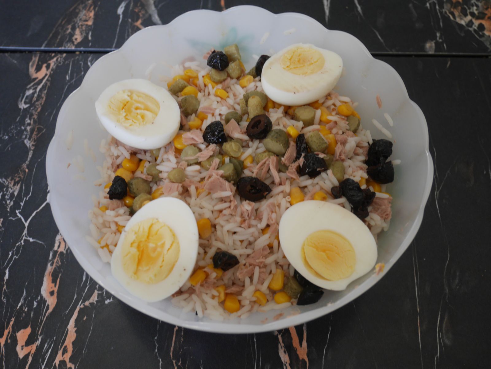 SALADE DE RIZ, THON, OEUFS