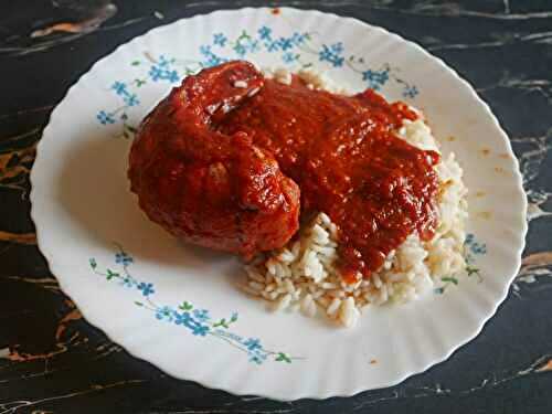 QUEUES DE LANGOUSTE A LA SAUCE TOMATE