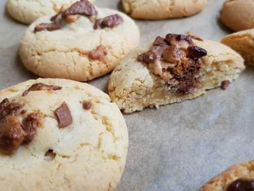 Cookies vanille avec cœur fondant chocolat et beurre de cacahuète. Préparation 10 minutes Cuisson 10 minutes !