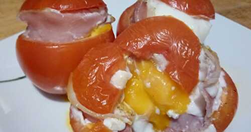 Les œufs en cocotte de tomates au jambon cru