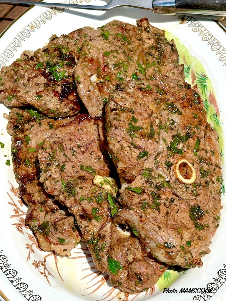 Tranches de gigot en chermoula au barbecue